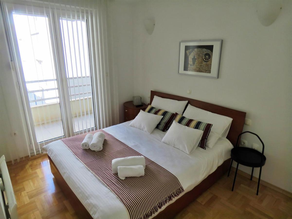 Mitra Zonata Pink Apartment Omiš Exterior foto